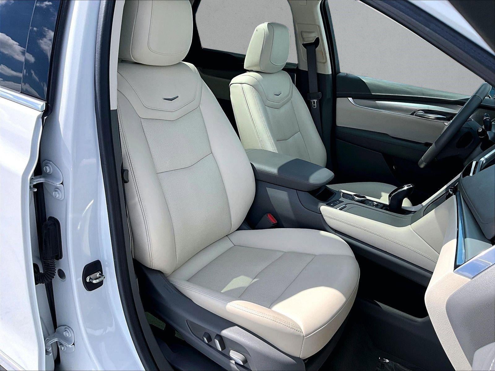 2023 Cadillac XT5 Base