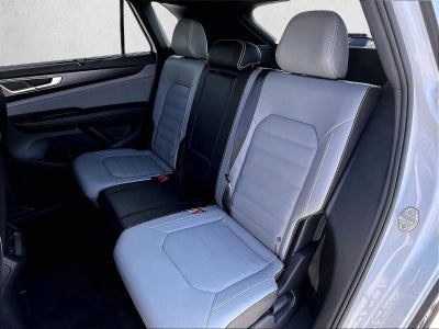 2024 Volkswagen Atlas Cross Sport 2.0T SEL R-Line