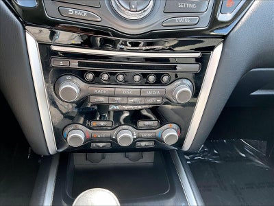 2017 Nissan Pathfinder SV