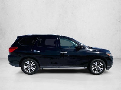 2017 Nissan Pathfinder SV