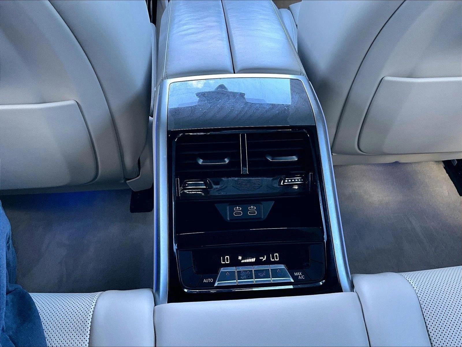 2024 BMW 8 Series M850i