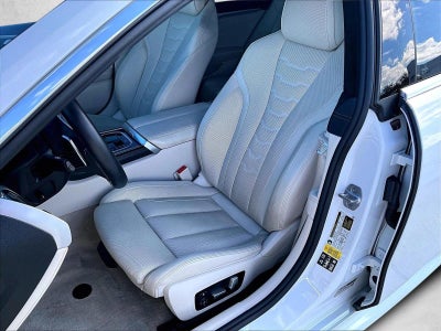 2024 BMW 8 Series M850i