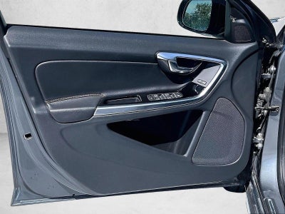 2016 Volvo S60 Cross Country T5 Platinum