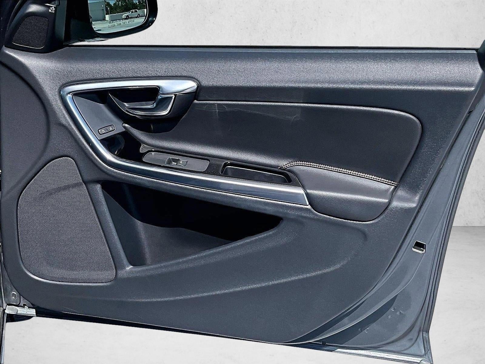 2016 Volvo S60 Cross Country T5 Platinum