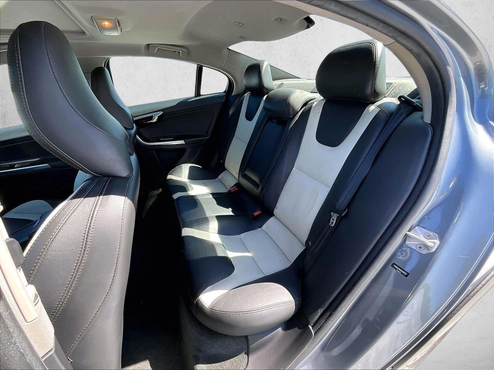 2016 Volvo S60 Cross Country T5 Platinum