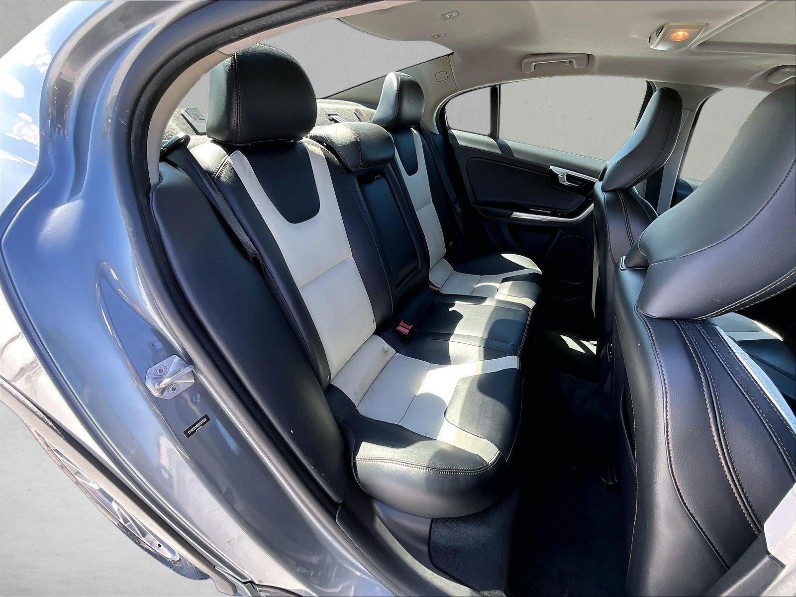 2016 Volvo S60 Cross Country T5 Platinum