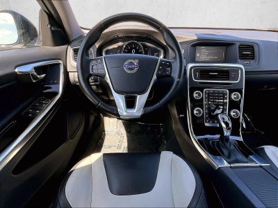 2016 Volvo S60 Cross Country T5 Platinum