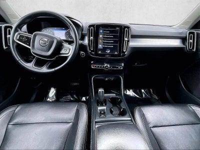 2021 Volvo XC40 Momentum