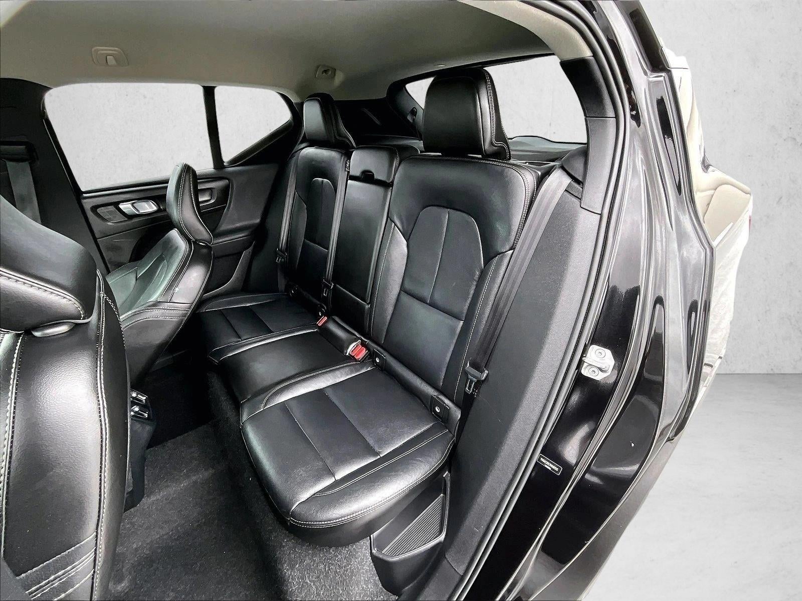 2021 Volvo XC40 Momentum