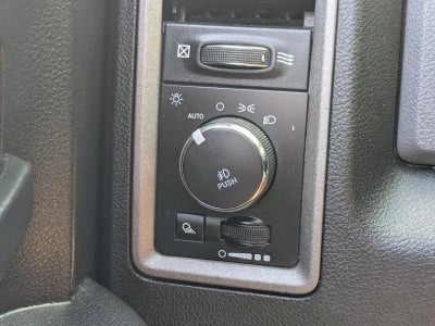 2019 RAM 1500 Classic Express Crew Cab 4x2 5'7" Box