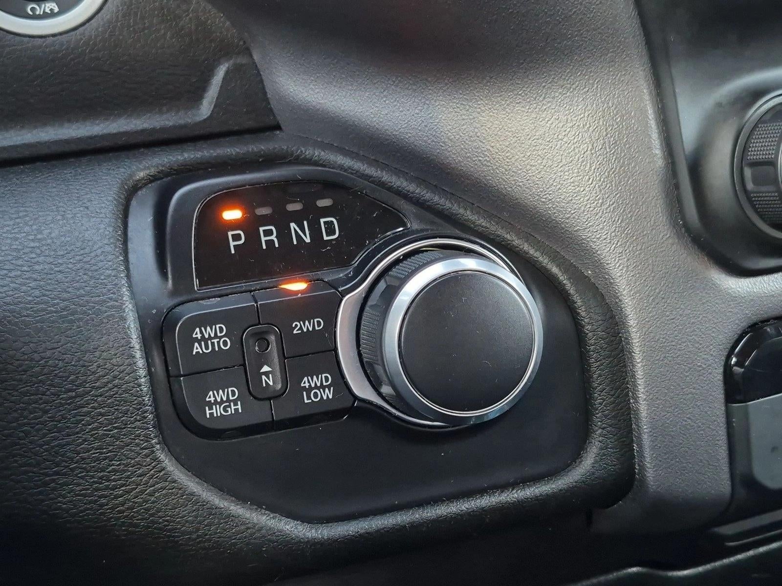 2020 RAM 1500 Big Horn Crew Cab 4x4 5'7" Box