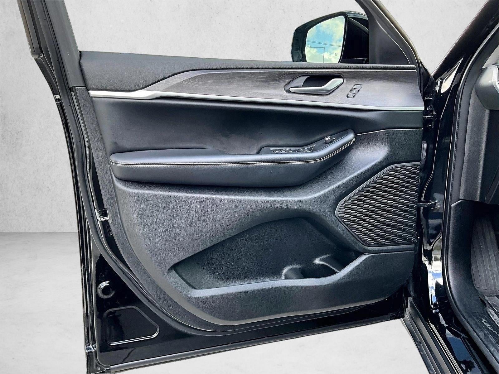2023 Jeep Grand Cherokee L Limited 4x2