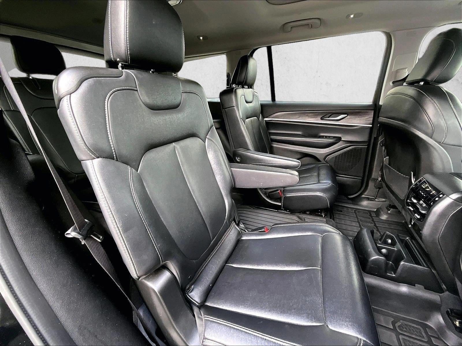2023 Jeep Grand Cherokee L Limited 4x2