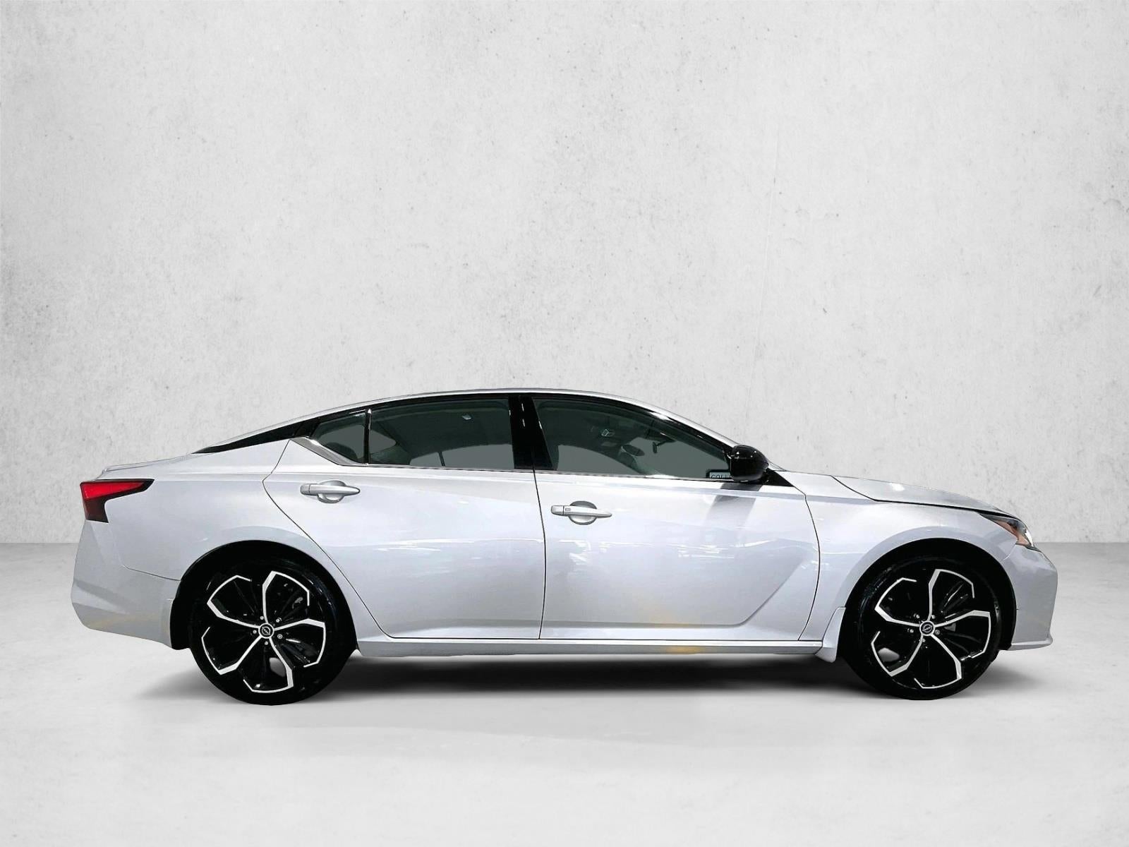 2023 Nissan Altima SR FWD