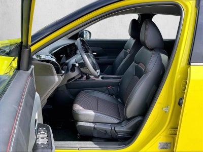 2025 Nissan Kicks SR FWD