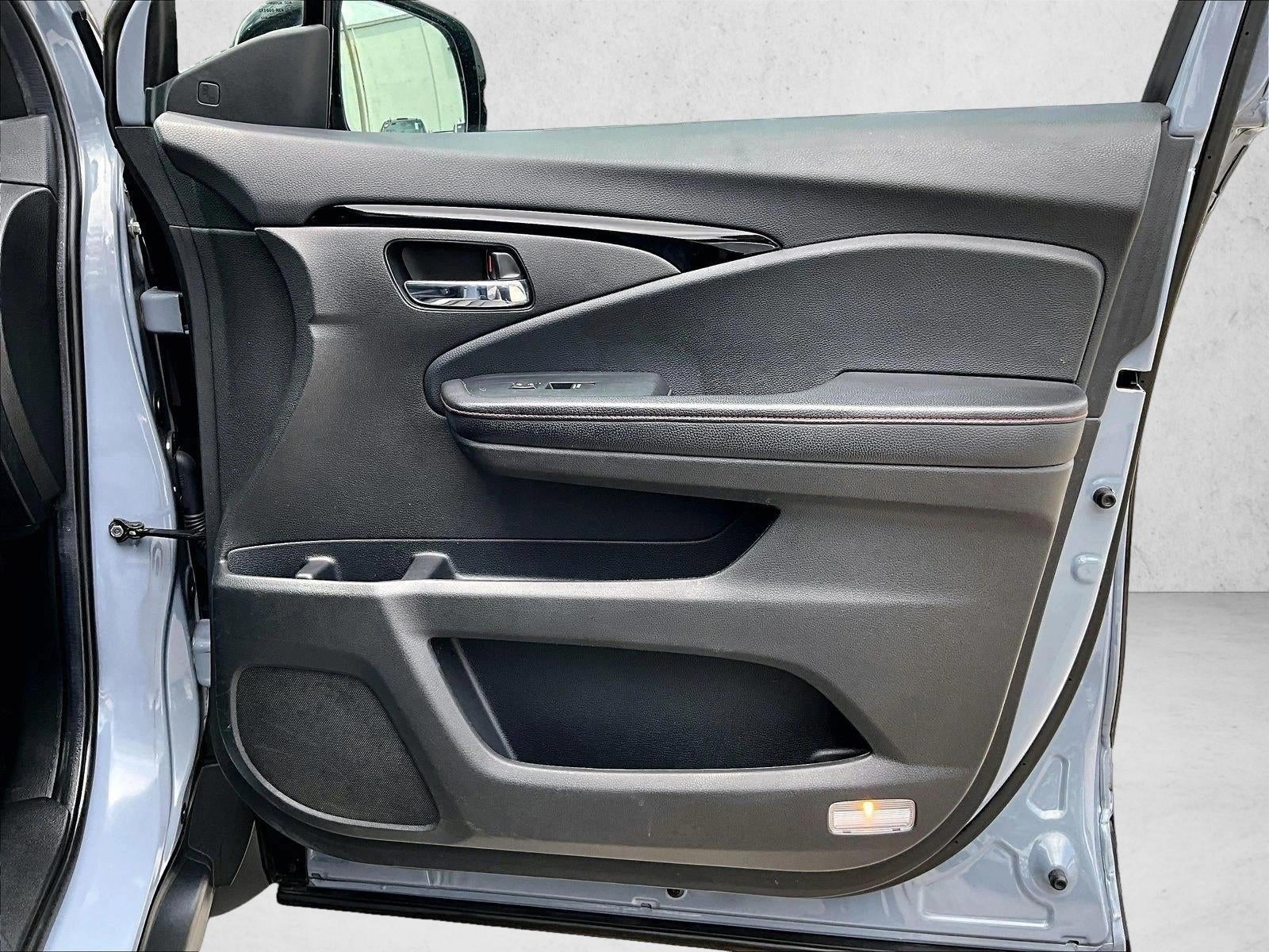 2022 Honda Pilot AWD Black Edition