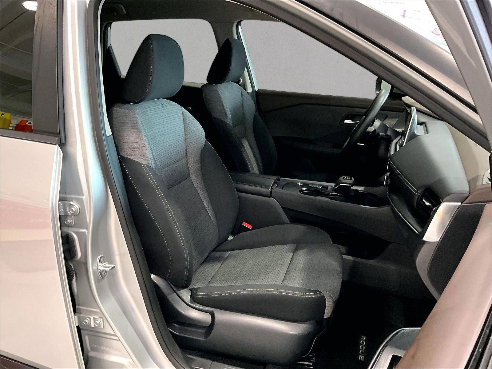 2022 Nissan Rogue SV FWD