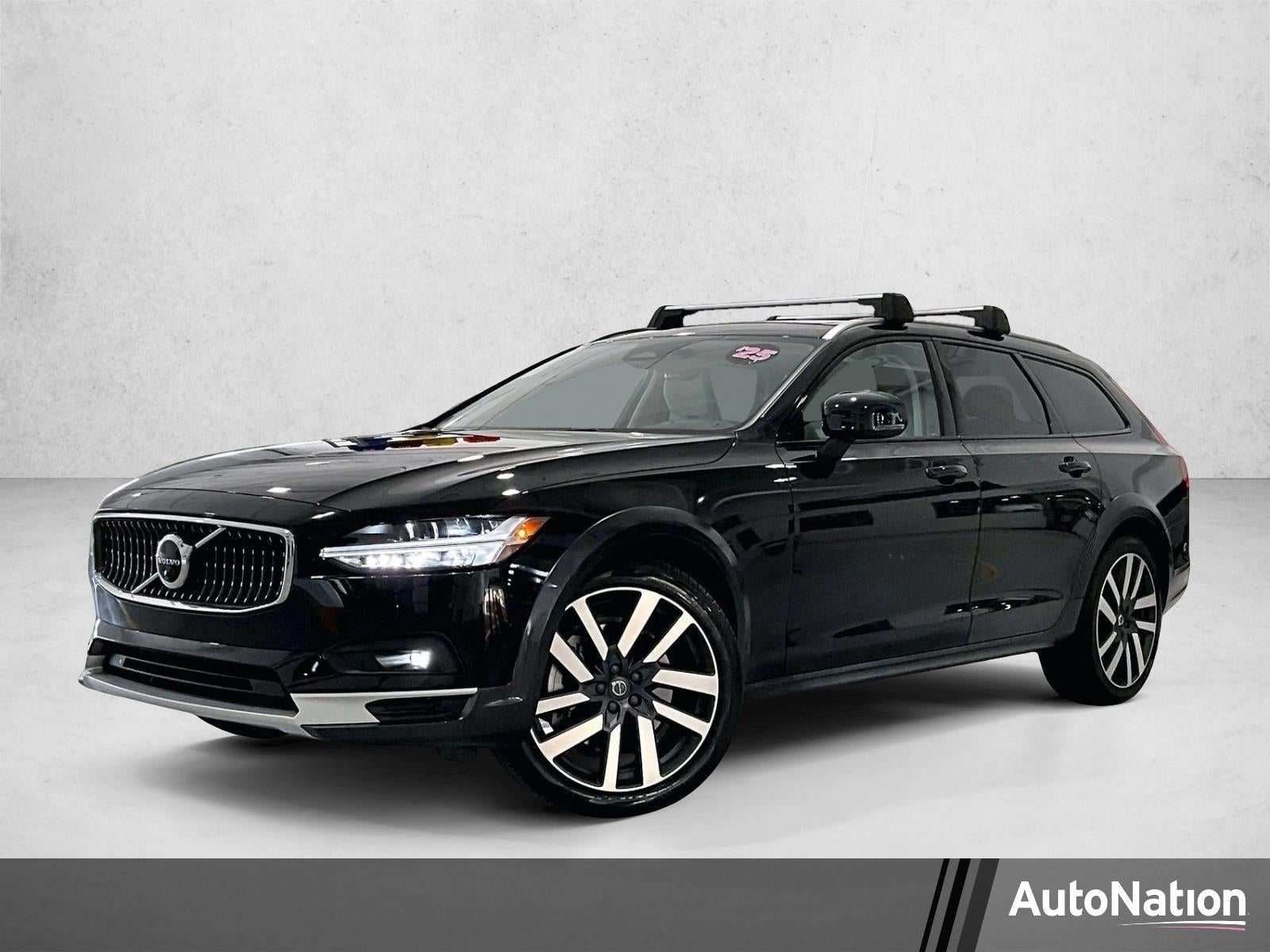 2025 Volvo V90 Cross Country Plus, B6 AWD Gas (mild hybrid)