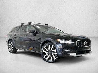 2025 Volvo V90 Cross Country Plus, B6 AWD Gas (mild hybrid)