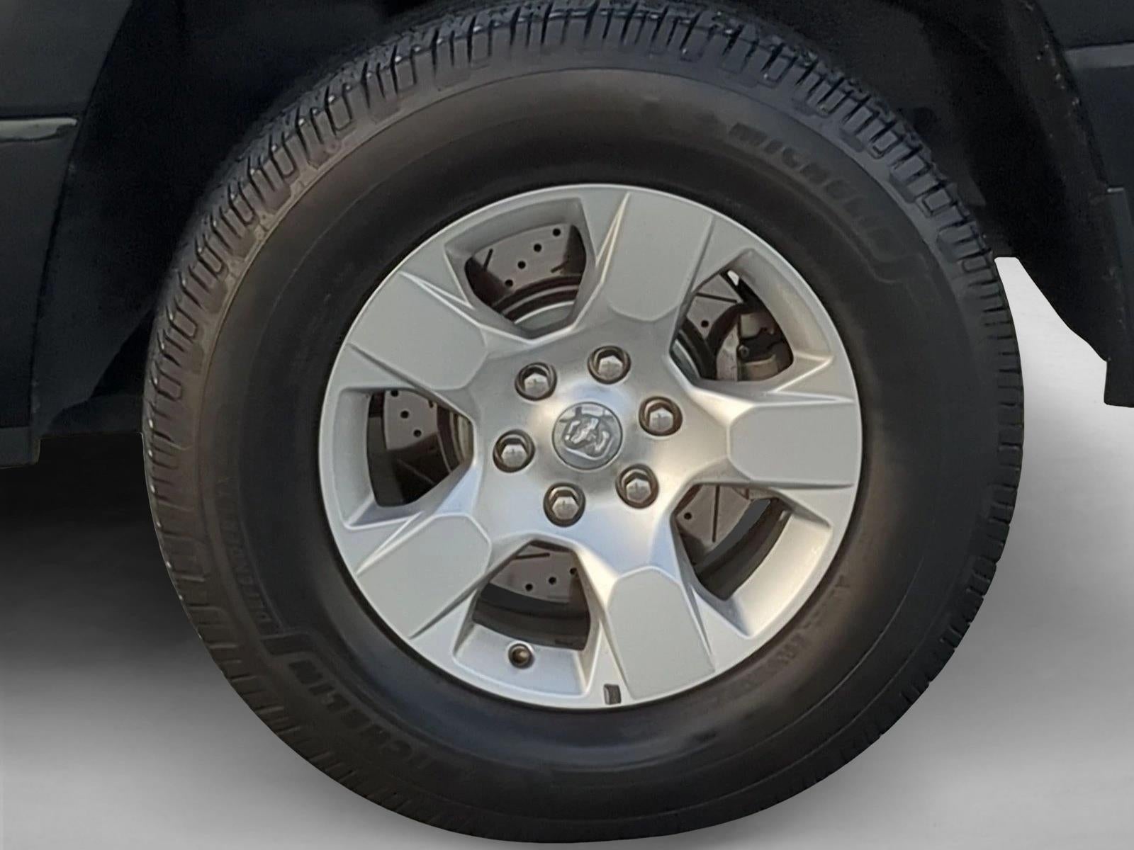 2019 RAM 1500 Big Horn/Lone Star Crew Cab 4x4 5'7" Box