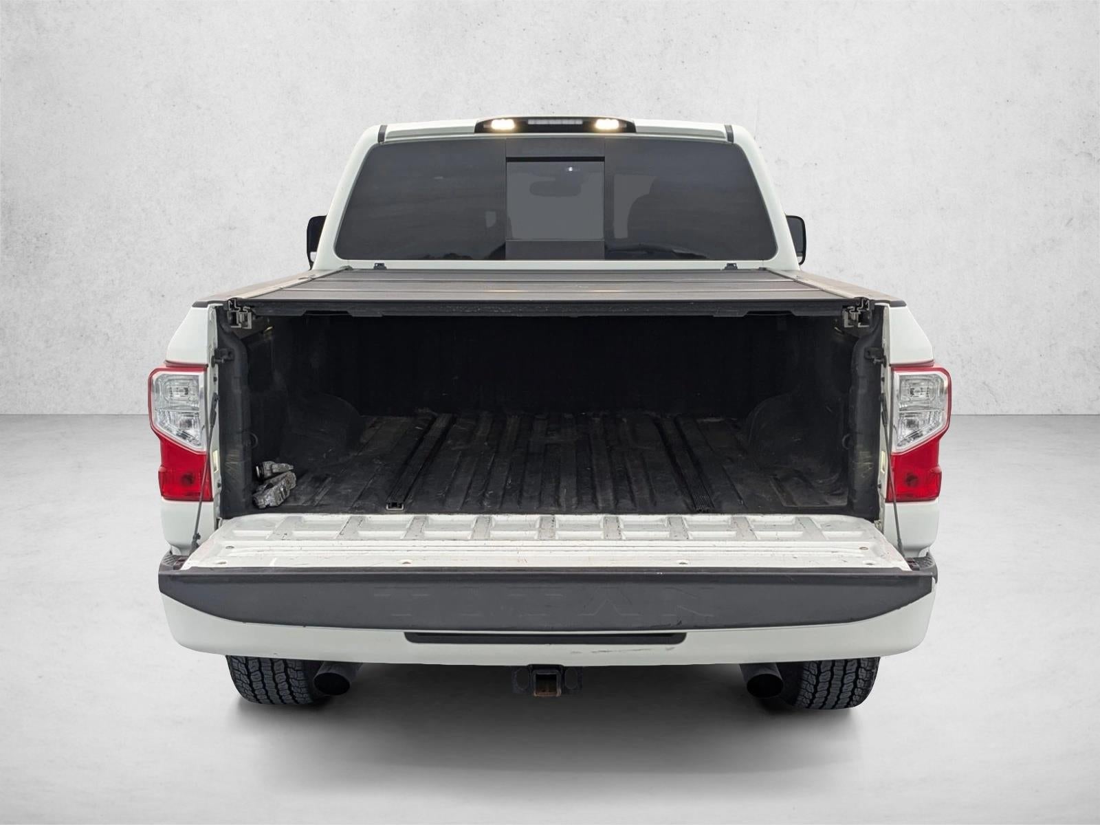 2018 Nissan TITAN SV