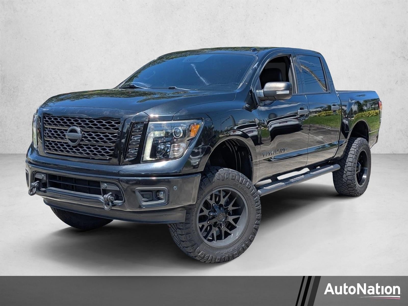 2019 Nissan TITAN SL