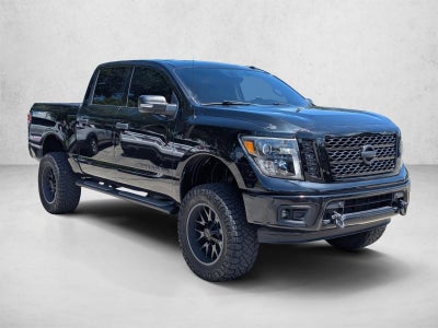 2019 Nissan TITAN SL