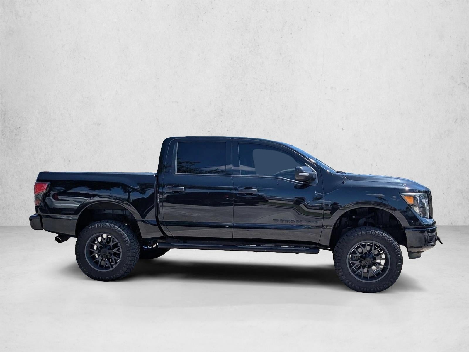2019 Nissan TITAN SL