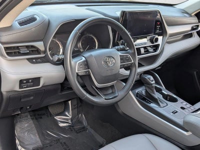 2023 Toyota Highlander Base