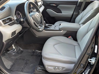 2023 Toyota Highlander Base