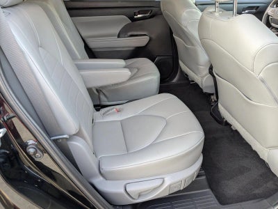 2023 Toyota Highlander Base