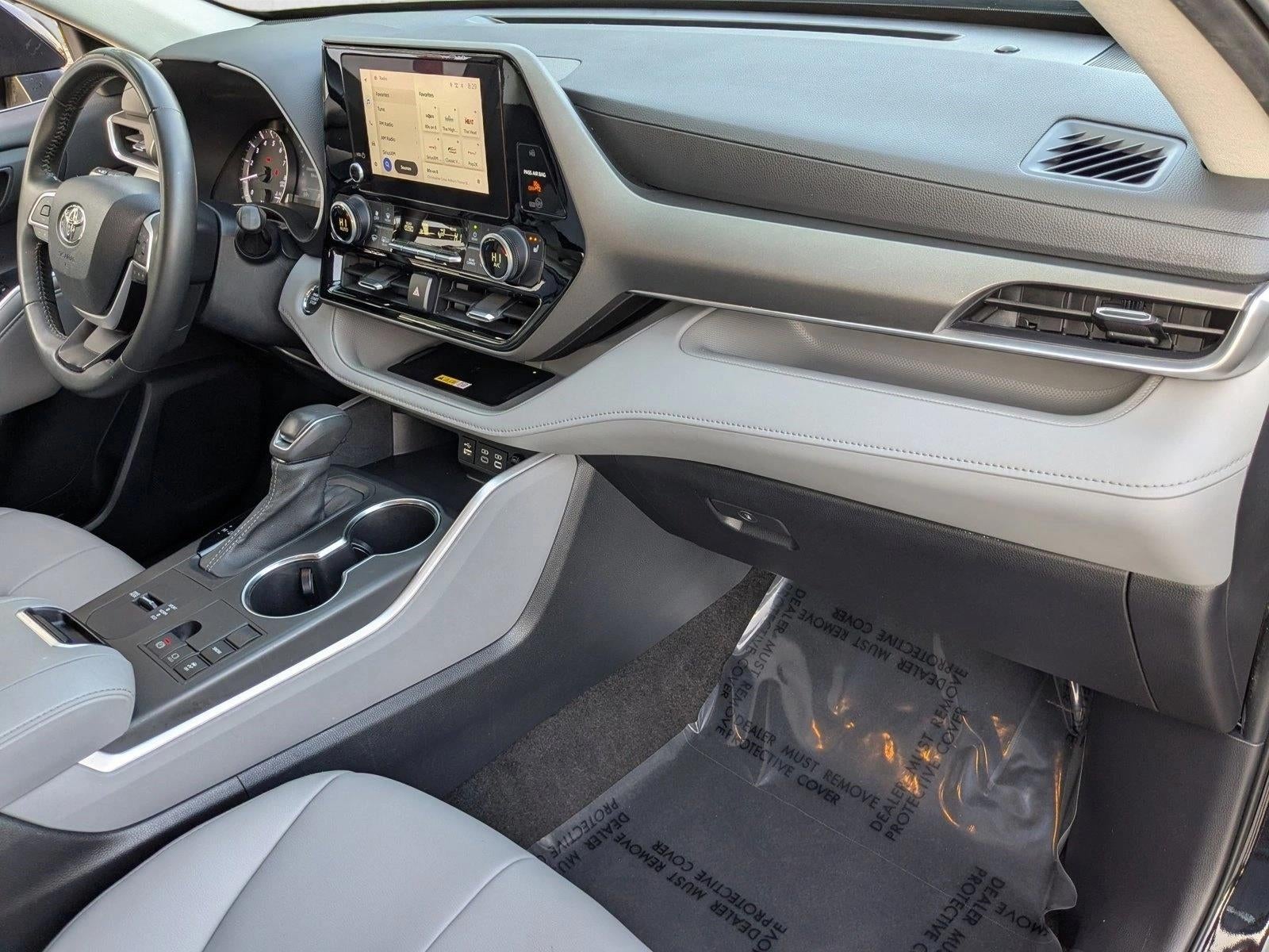 2023 Toyota Highlander Base