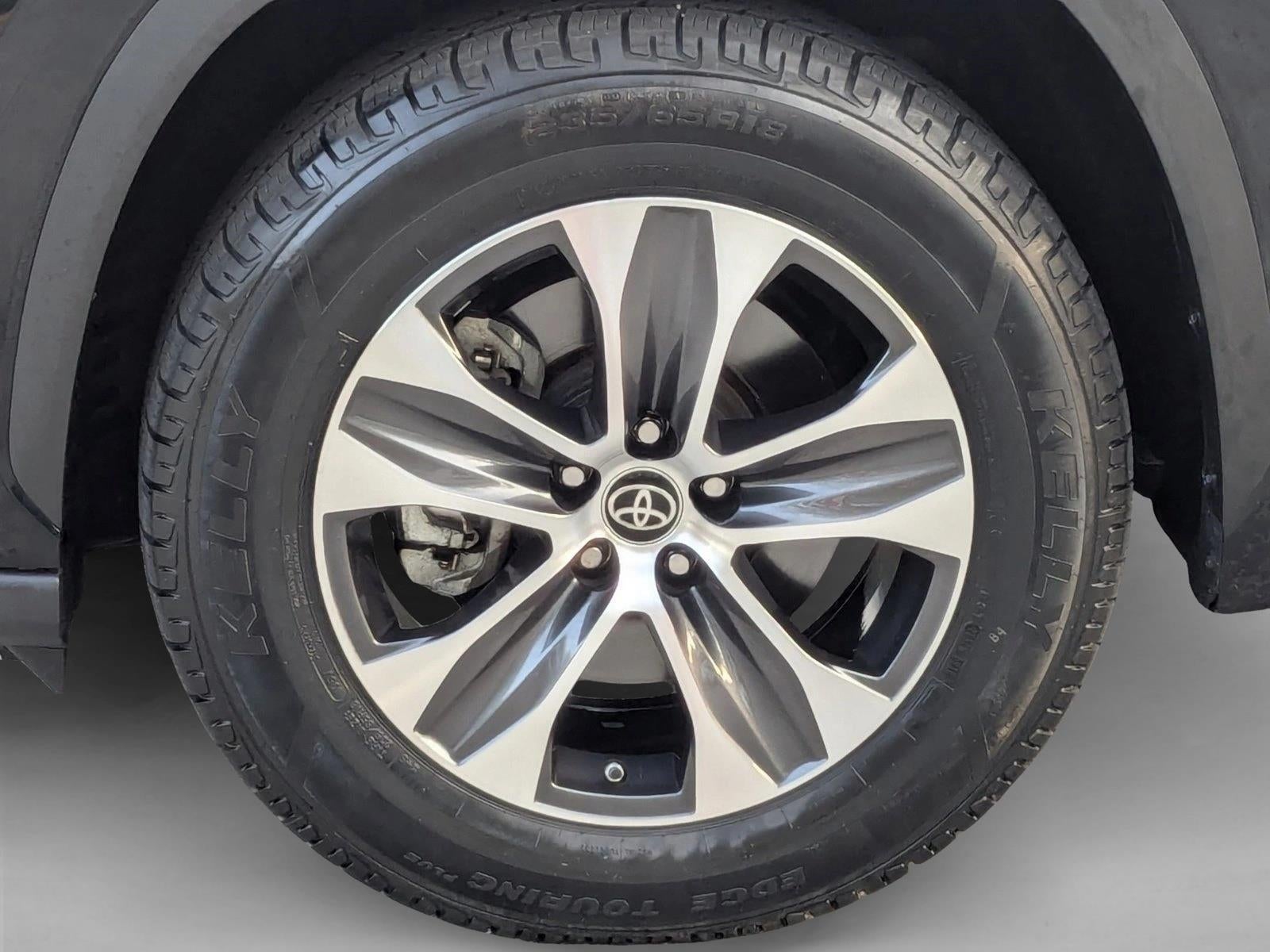 2023 Toyota Highlander Base