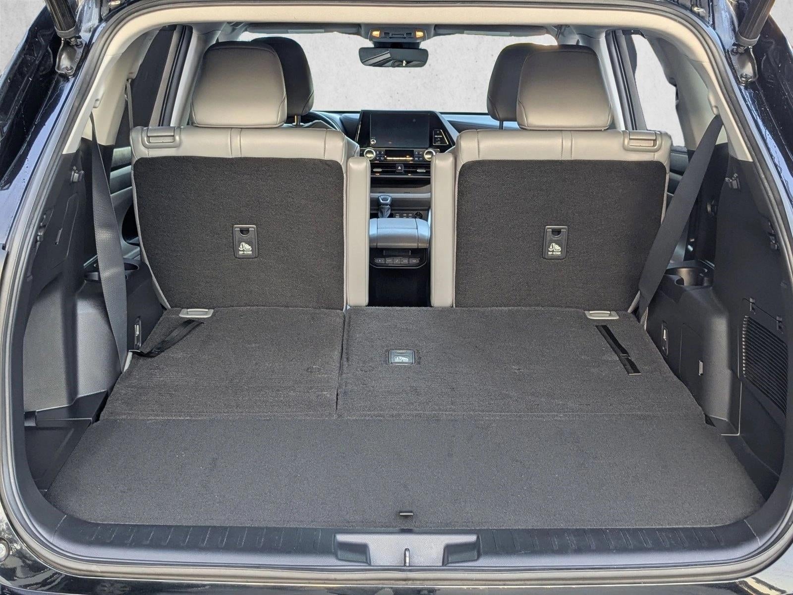 2023 Toyota Highlander Base