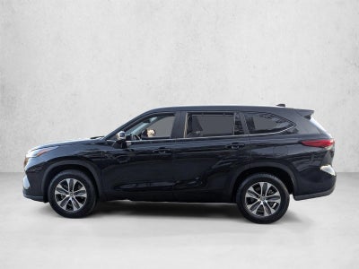 2023 Toyota Highlander Base