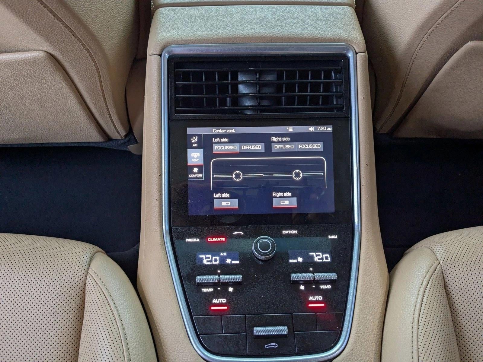 2018 Porsche Panamera Base