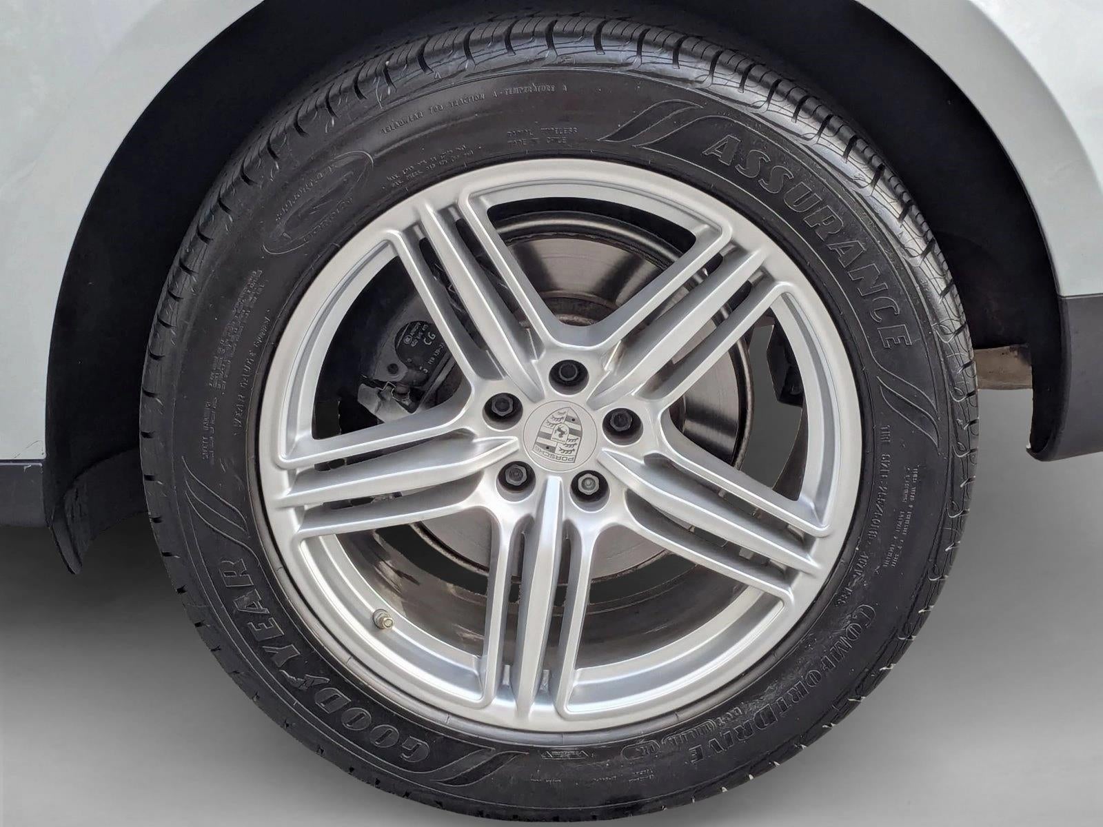 2021 Porsche Macan Base