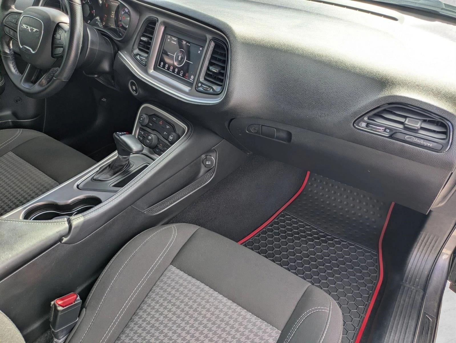 2022 Dodge Challenger SXT