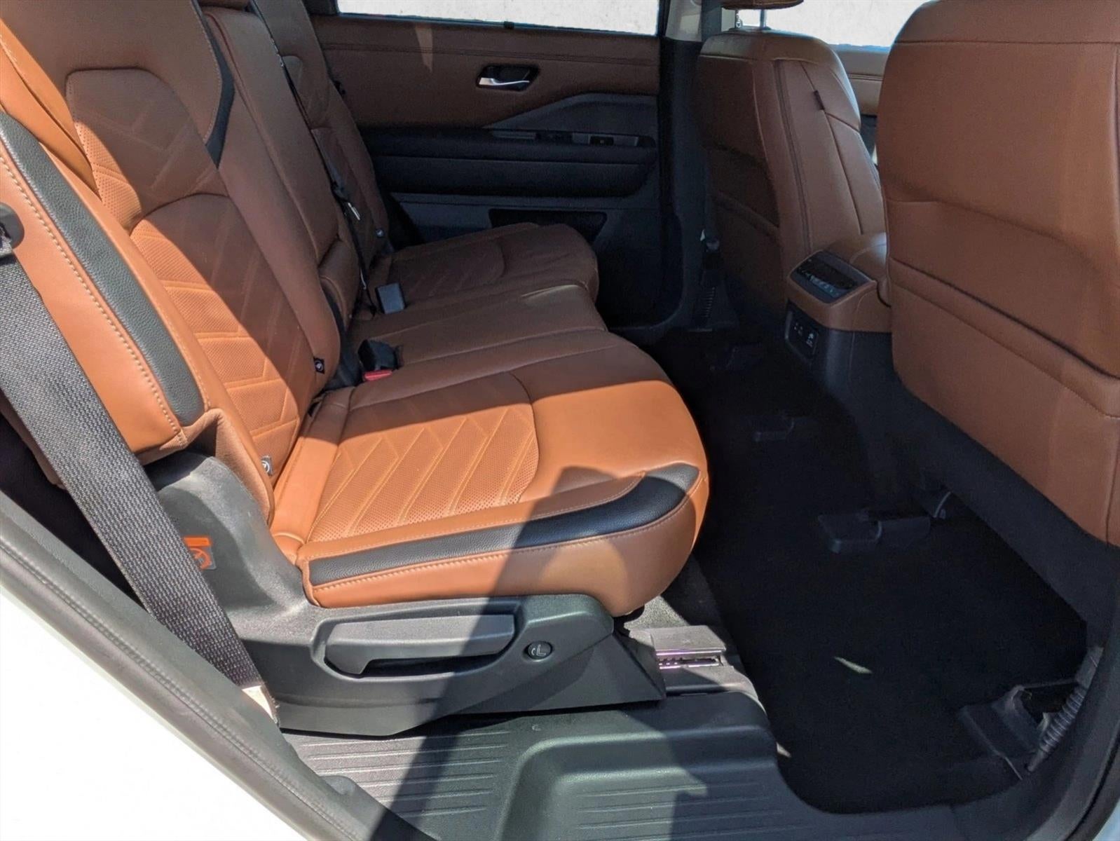 2024 Nissan Pathfinder Platinum FWD
