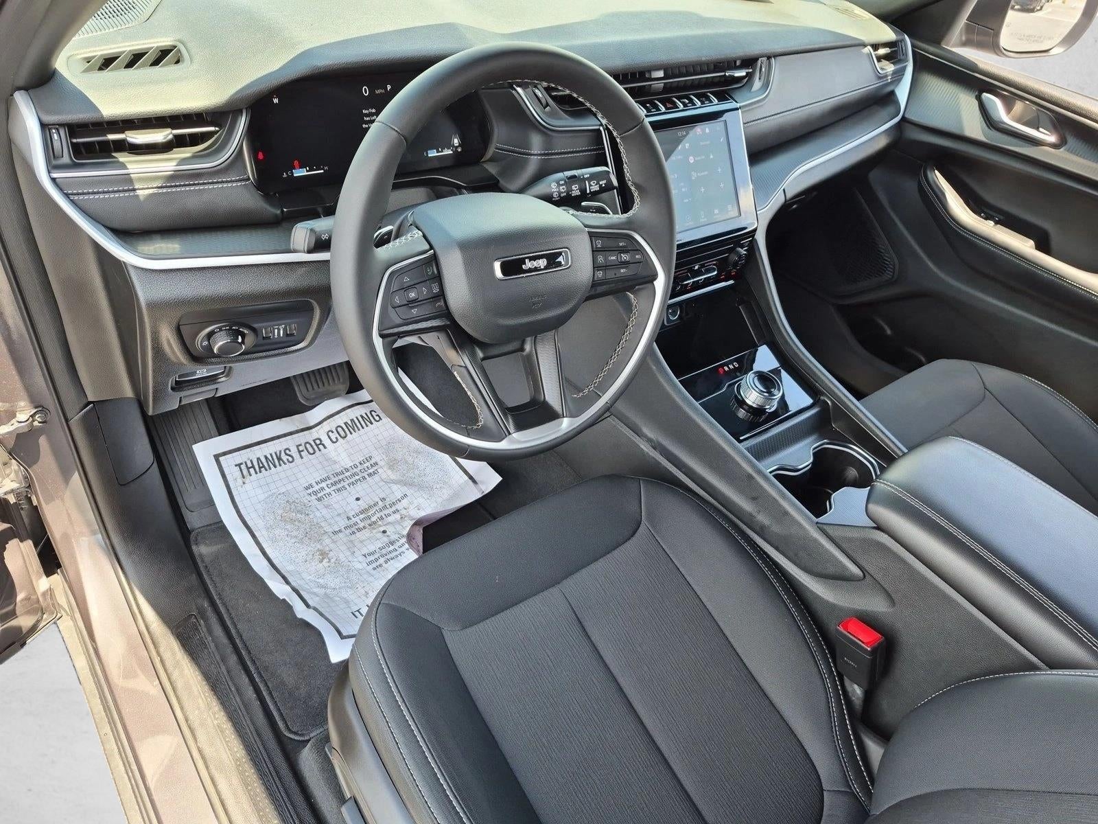 2025 Jeep Grand Cherokee L Laredo 4x4