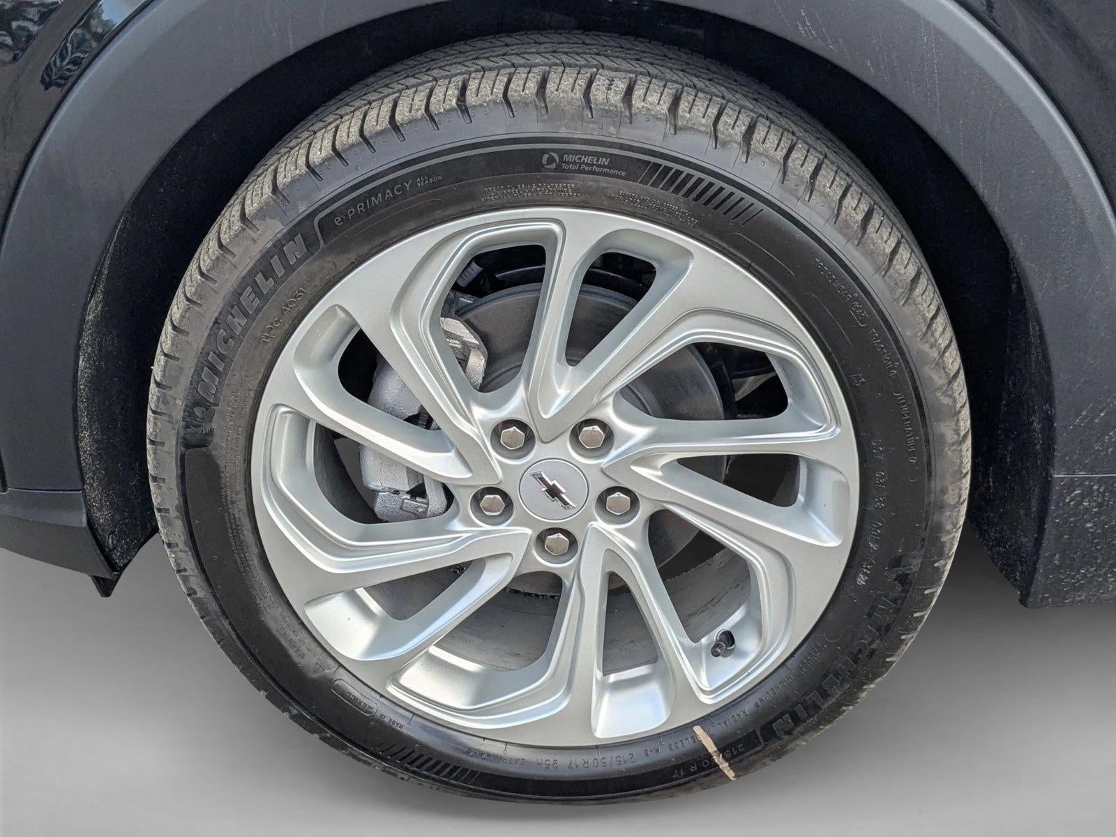 2027 Chevrolet Bolt LT - Photo 9