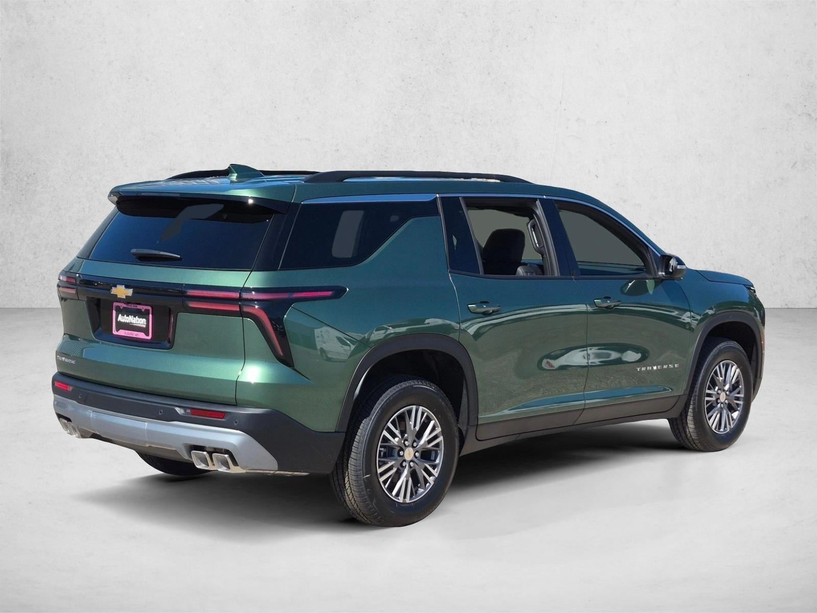 2027 Chevrolet Traverse LT - Photo 2