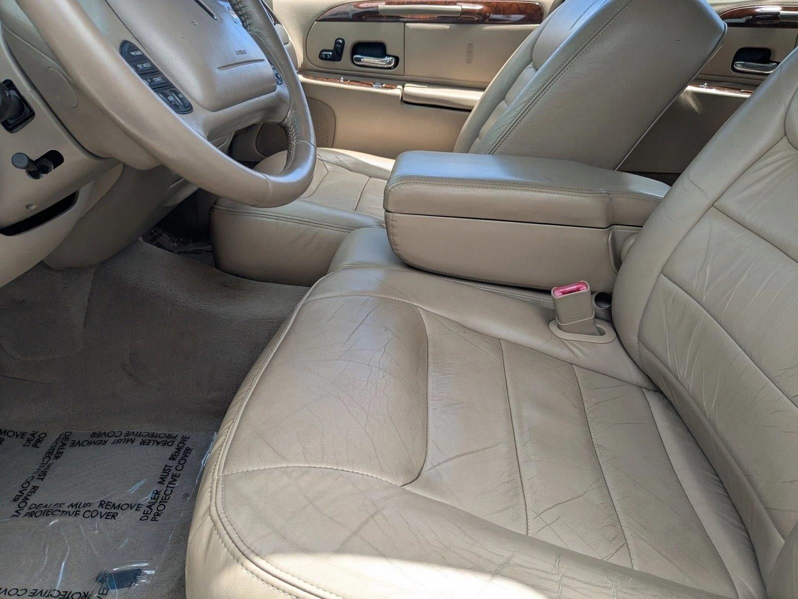 2000 Lincoln Town Car Signature