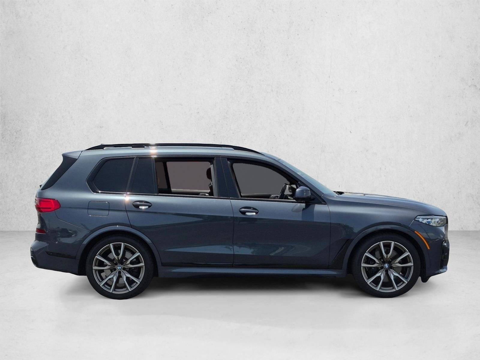 2022 BMW X7 M50i