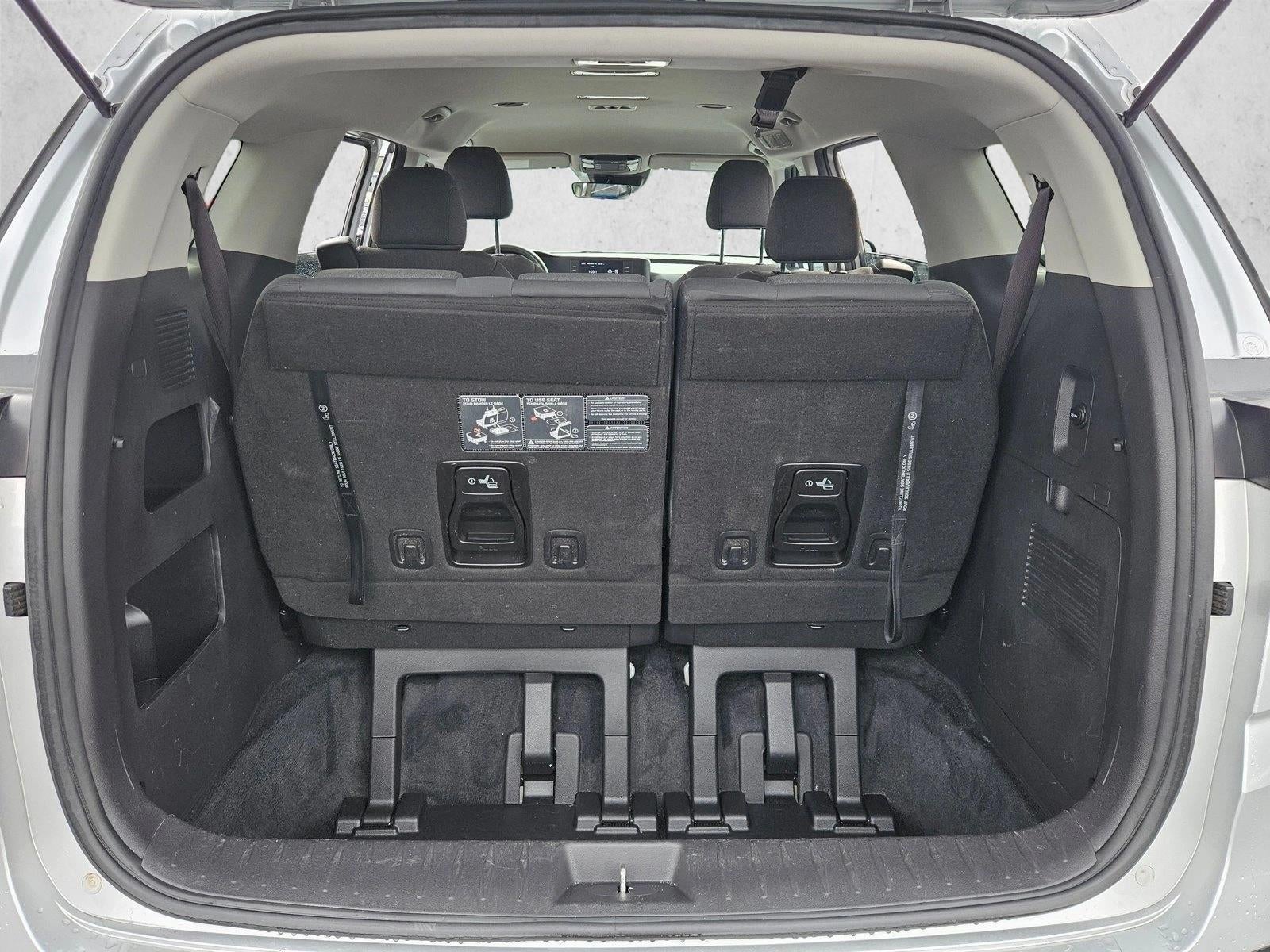 2022 Kia Carnival LX