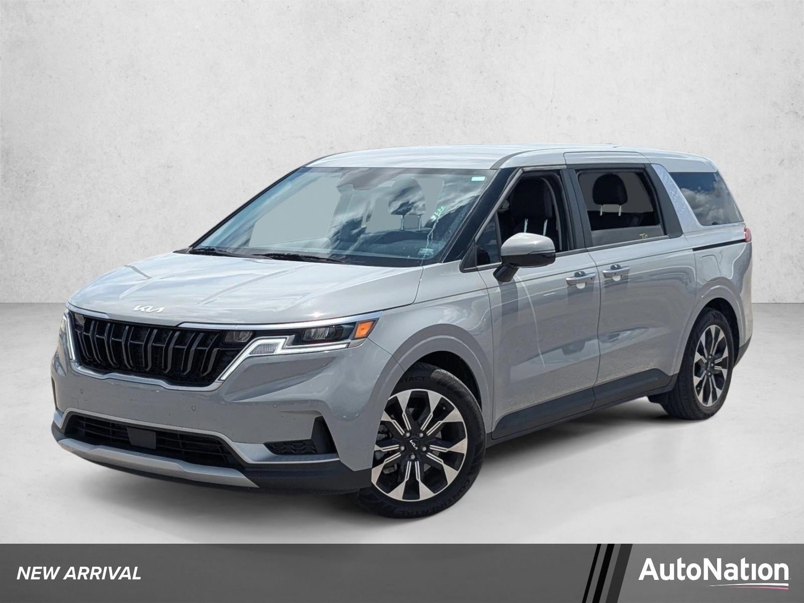 2024 Kia Sedona EX's photo