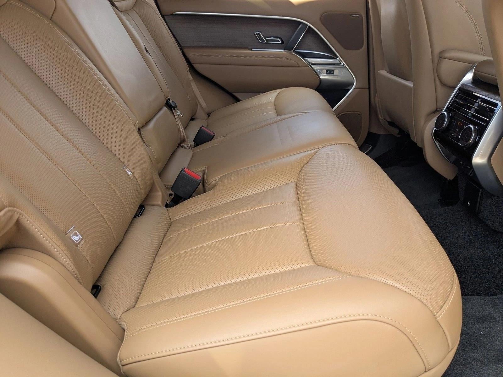 2025 Land Rover Range Rover SE