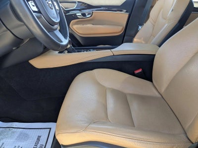2019 Volvo XC90 Momentum