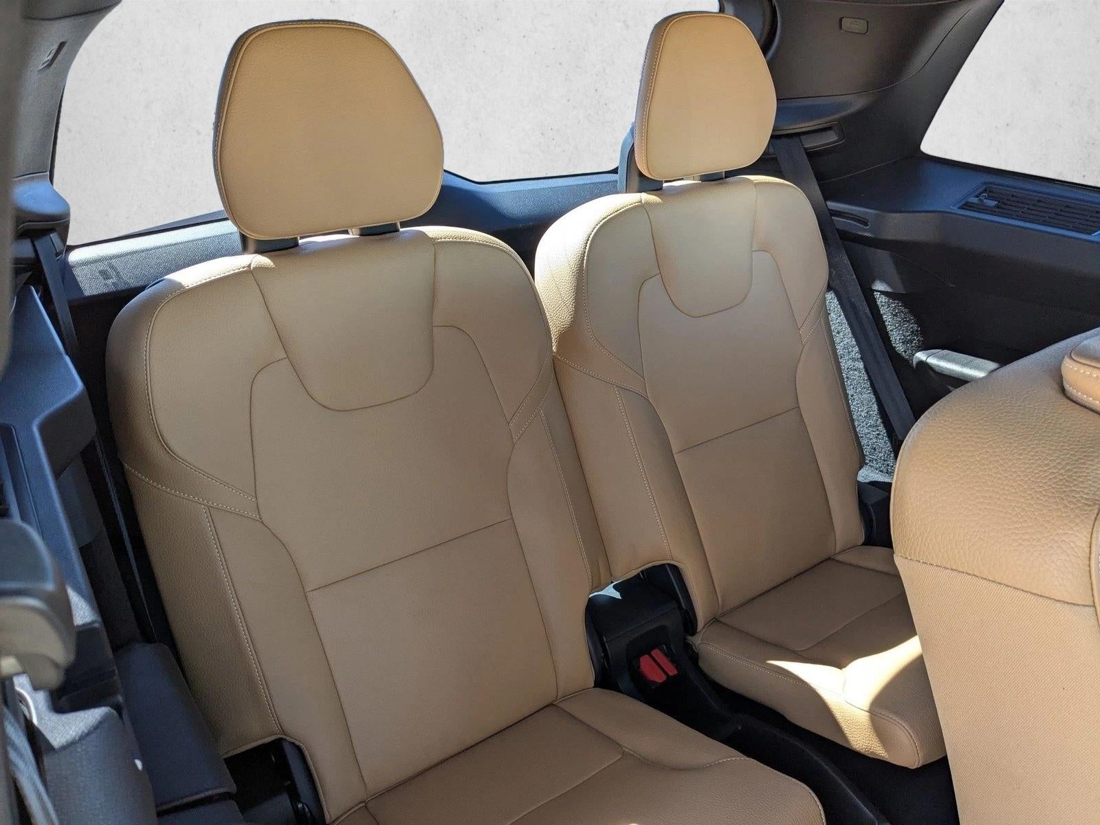 2019 Volvo XC90 Momentum