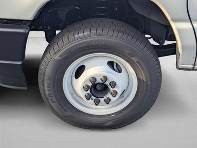 2022 Ford E-Series Cutaway Base